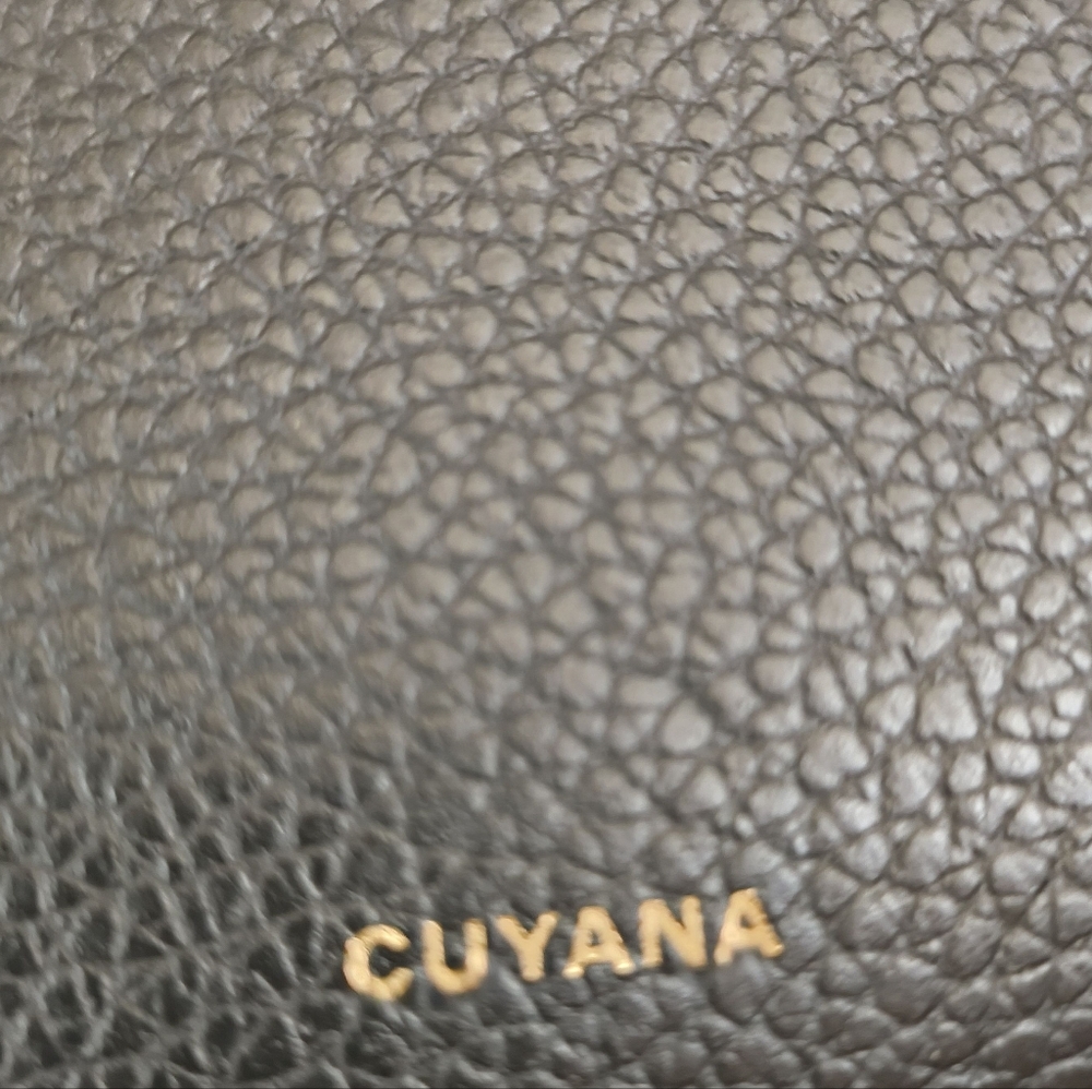 Cuyana Small Easy Zipper Leather Tote: Brand New Authentic Item: Black
